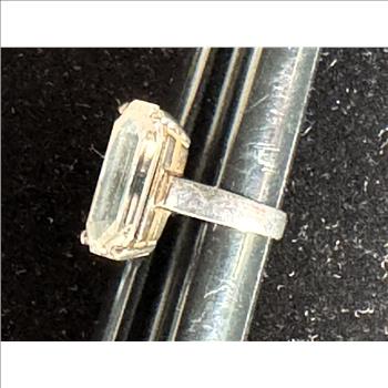 .925 STERLING SILVER VINTAGE COCKTAIL RING SIZE 7 1/4, WITH CLEAR REFLECTIVE STONE