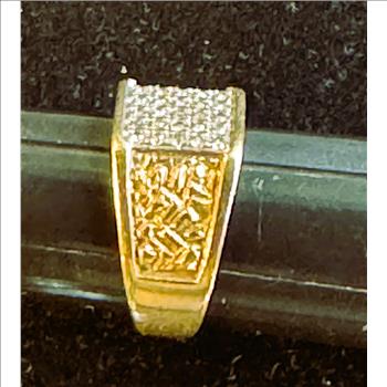 GOLD, 10K SIGNED AND STAMPED SOLID YELLOW GOLD RING SIZE 8 1/2 WITH SMALL DIAMOND CLUSTER