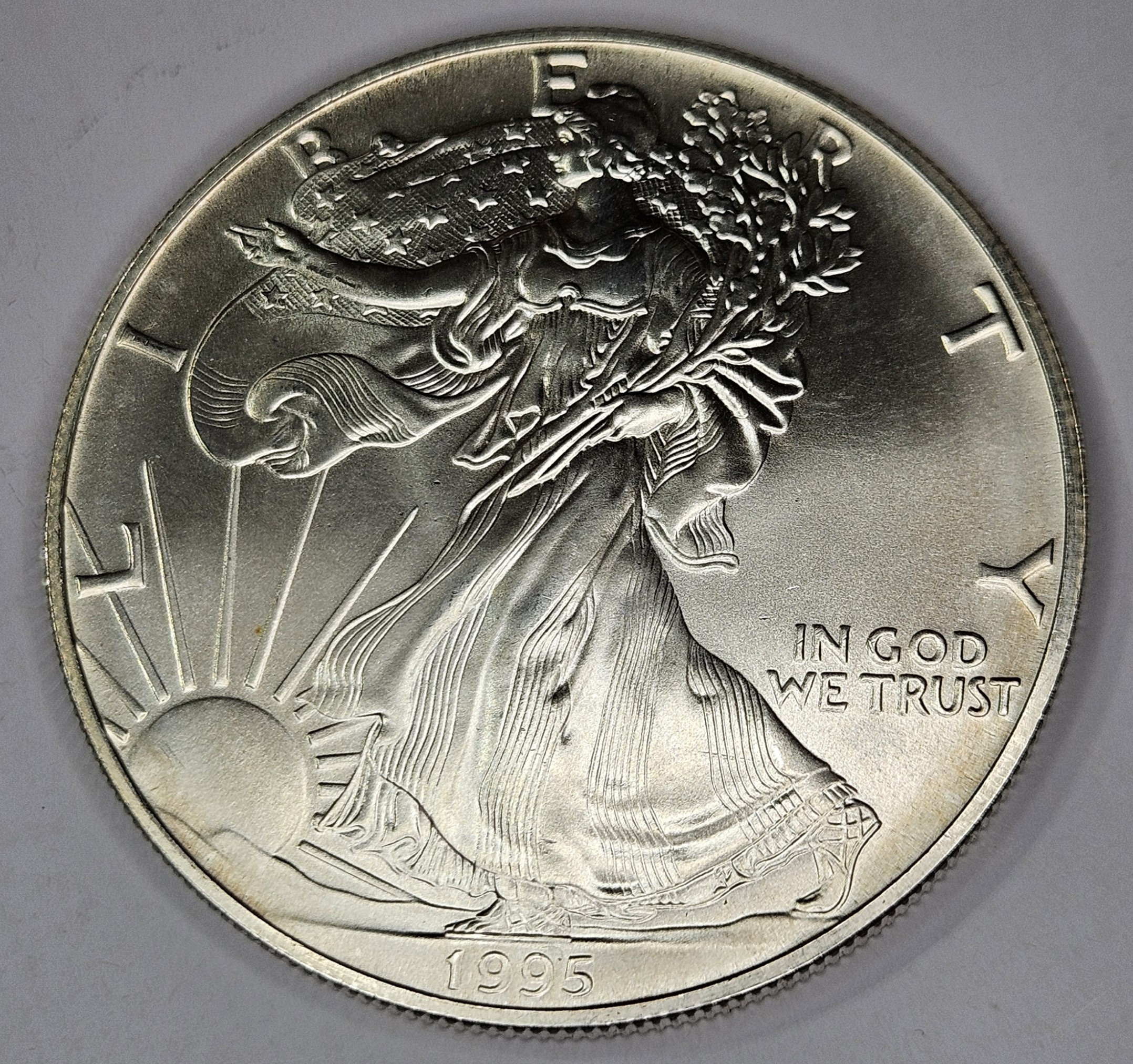 1995 Better Date US Silver Eagle - LOW MINTAGE -