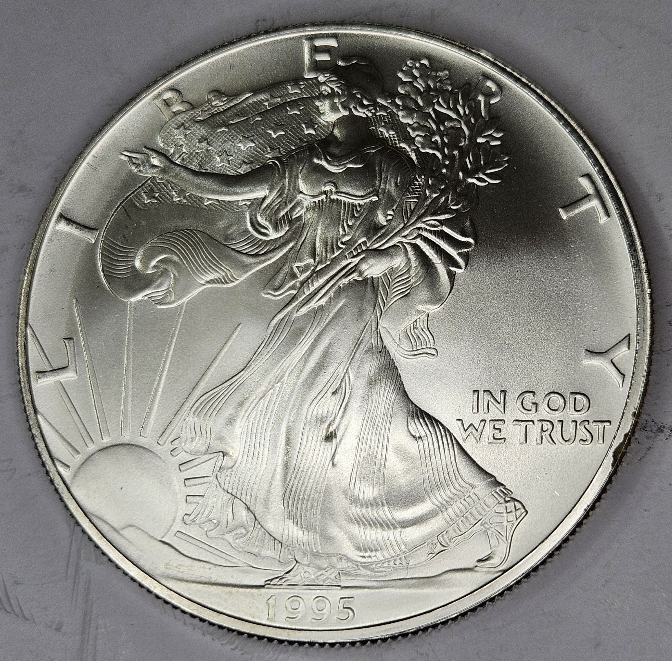 1995 Better Date US Silver Eagle - LOW MINTAGE -