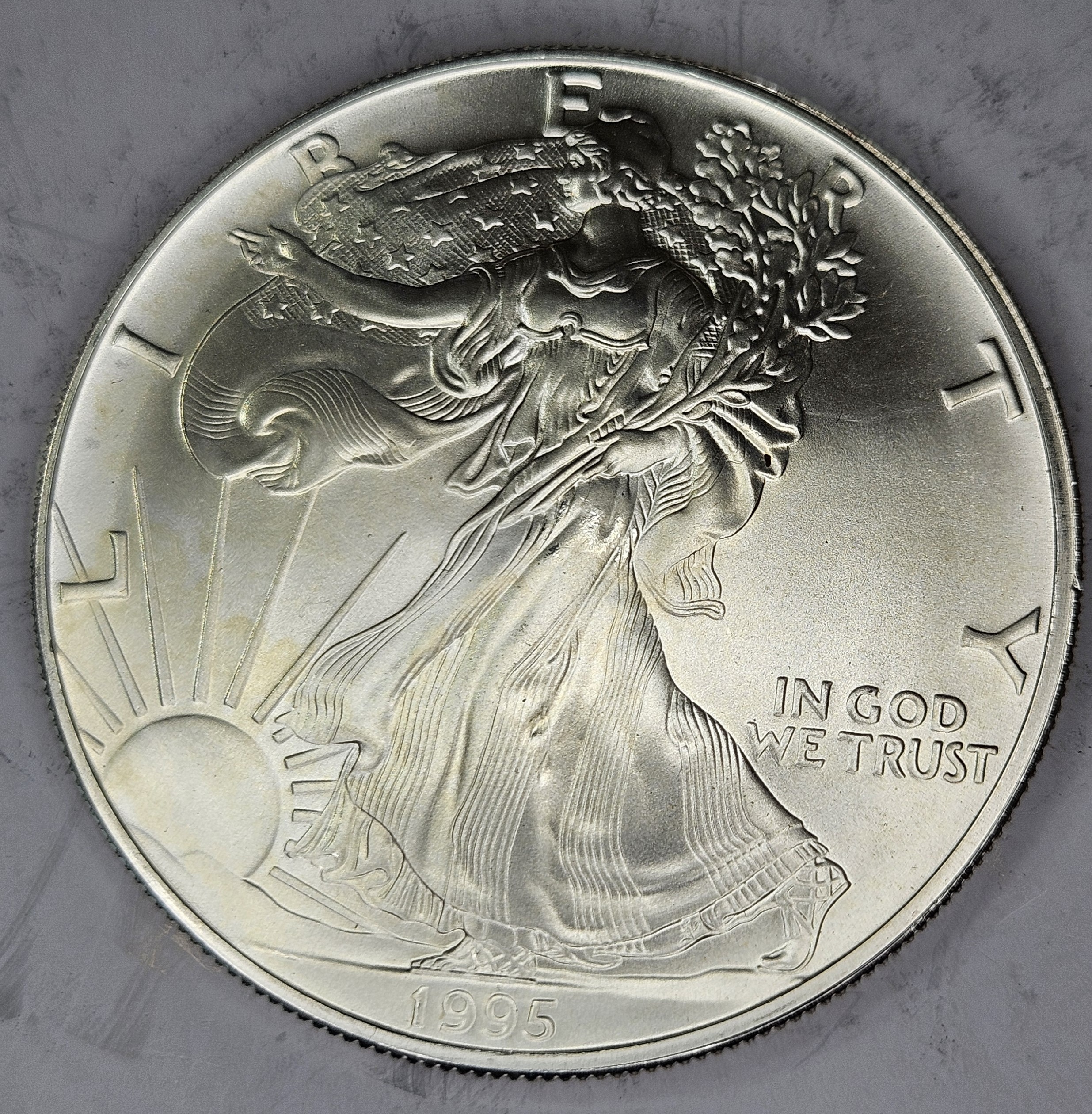 1995 Better Date US Silver Eagle - LOW MINTAGE -