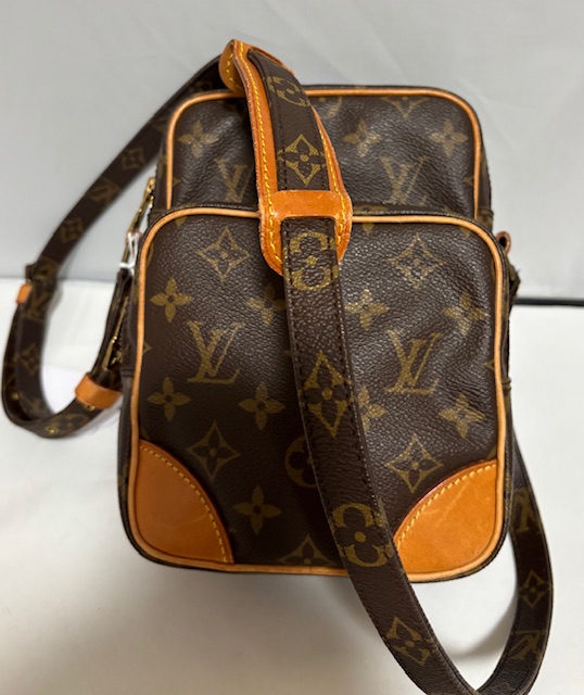 Louis Vuitton preowned Amazone Crossbody double checked by Entrupy