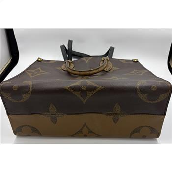 Louis Vuitton Luxury Preowned Onthego Tote double checked by Entrupy