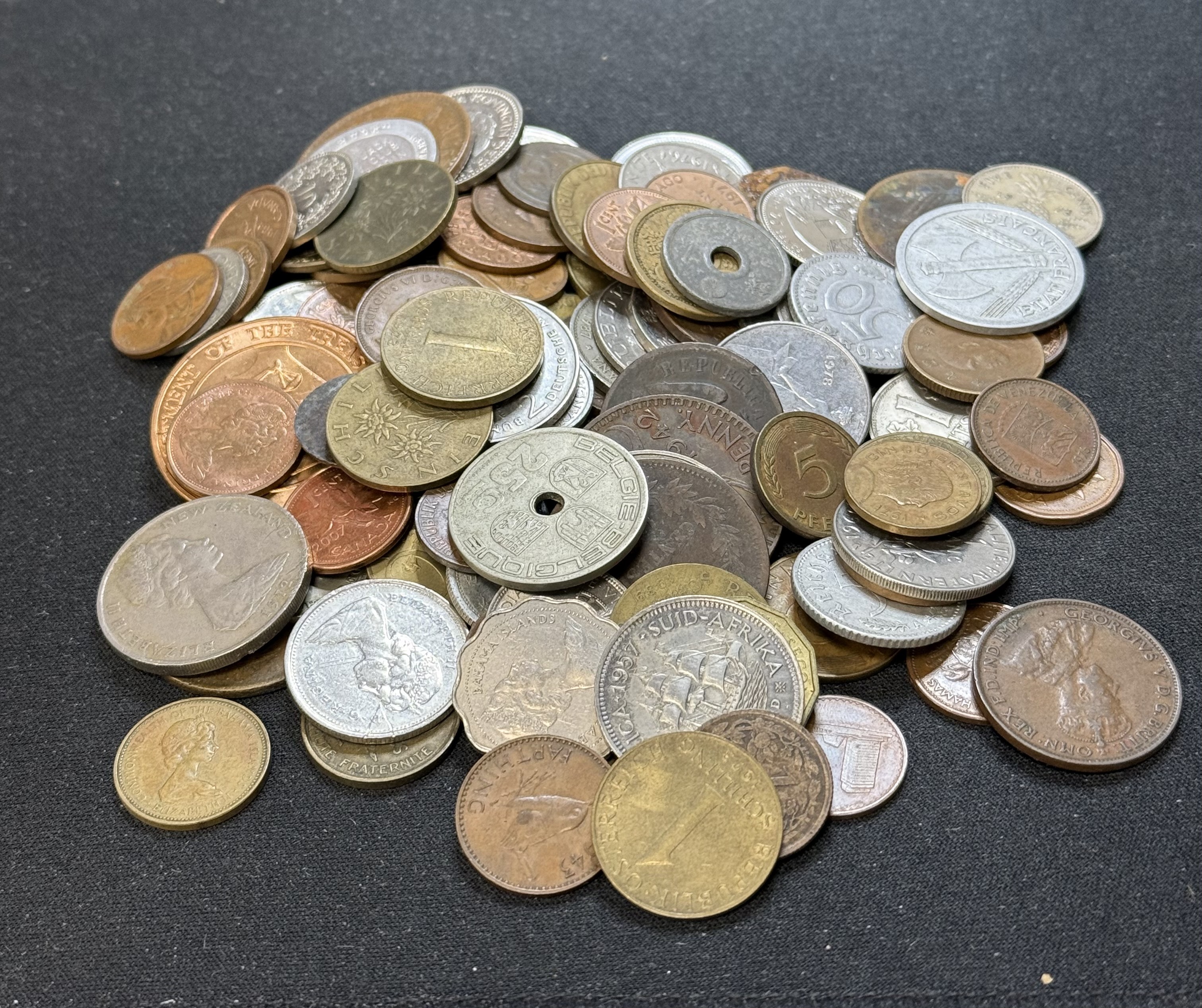1 Pound Unsorted World Coins