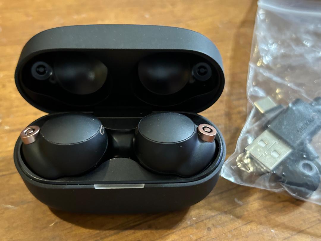 Sony WF1000 XM4/B Bluetooth headphones Property Room