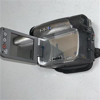 Sony Handy Cam DCR-HC26 Digital Mini DV Video Camcorder 