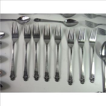 Lot Of Stainless Silverware 
