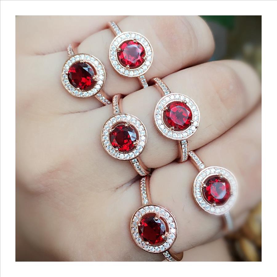 NO RESERVE Garnet 925 Sterling Silver Ring