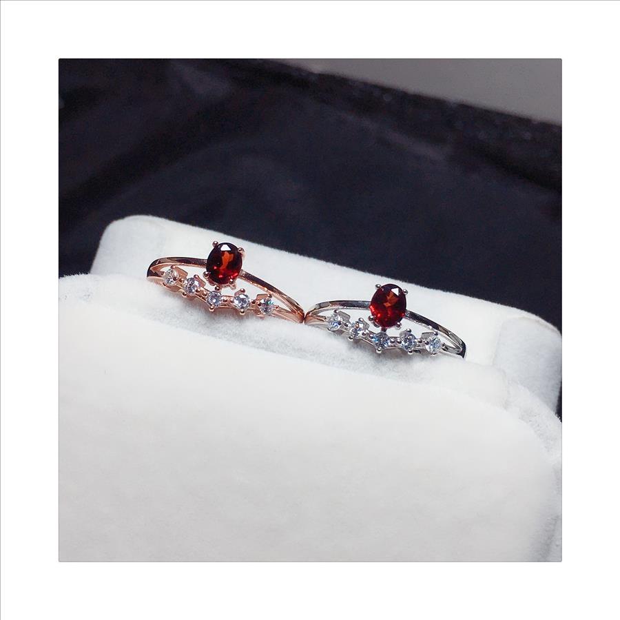 NO RESERVE Garnet 925 Sterling Silver Ring