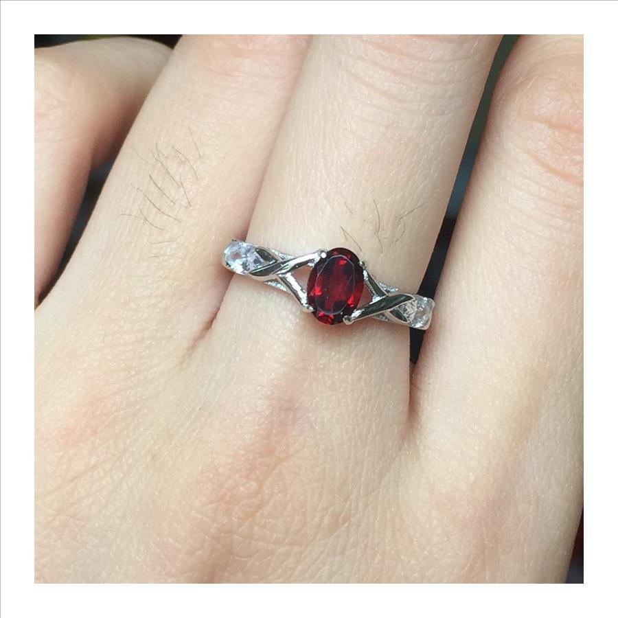 NO RESERVE Garnet 925 Sterling Silver Ring