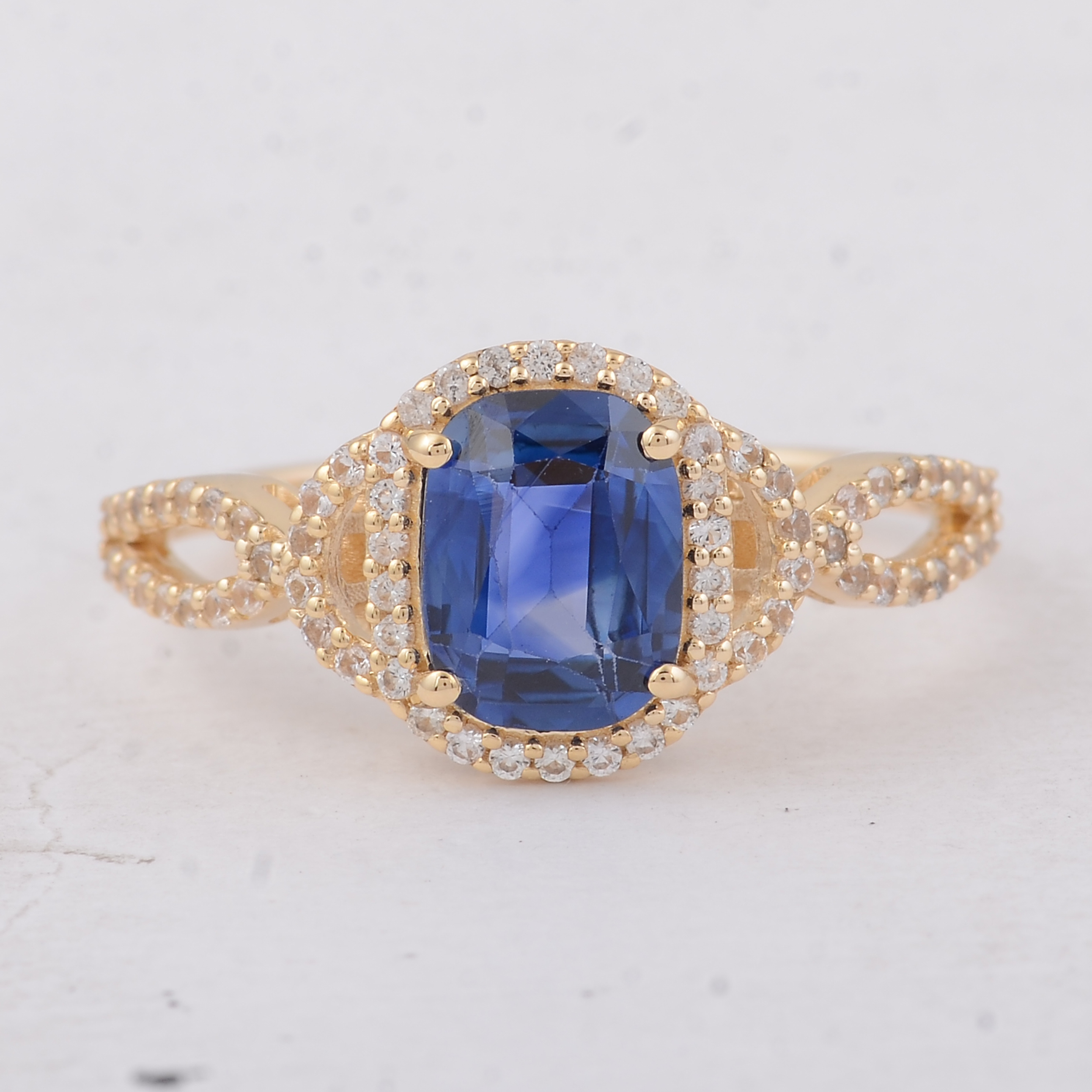 1.69 Ct Cushion Sapphire 9K Gold Ring