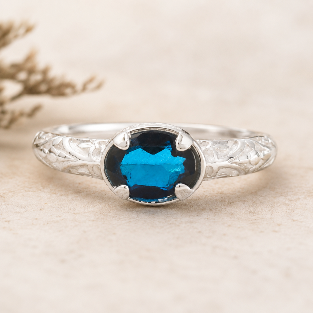 925 Sterling Silver 1.43 Ct Oval Lbt Color Topaz Ring 10 US Ring size