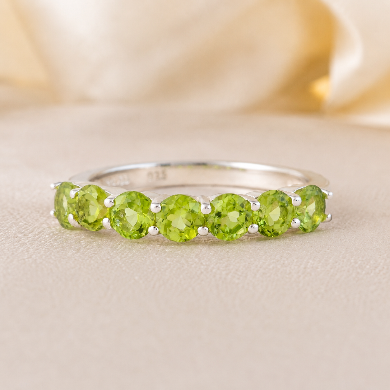 925 Sterling Silver 1.57 Ct Round Peridot Ring