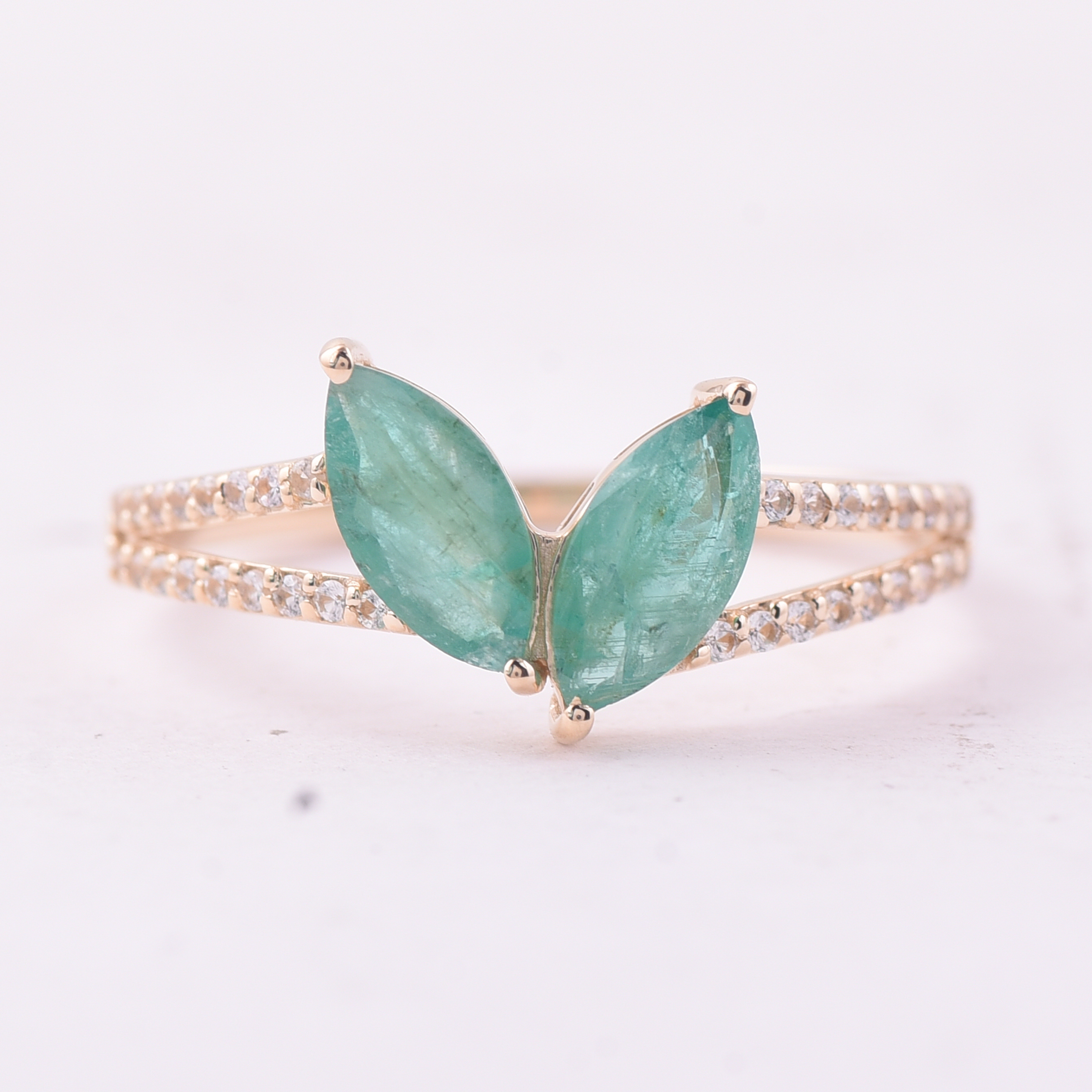 9K Gold 0.89 Ct Marquise Emerald Ring 7 US Ring Size