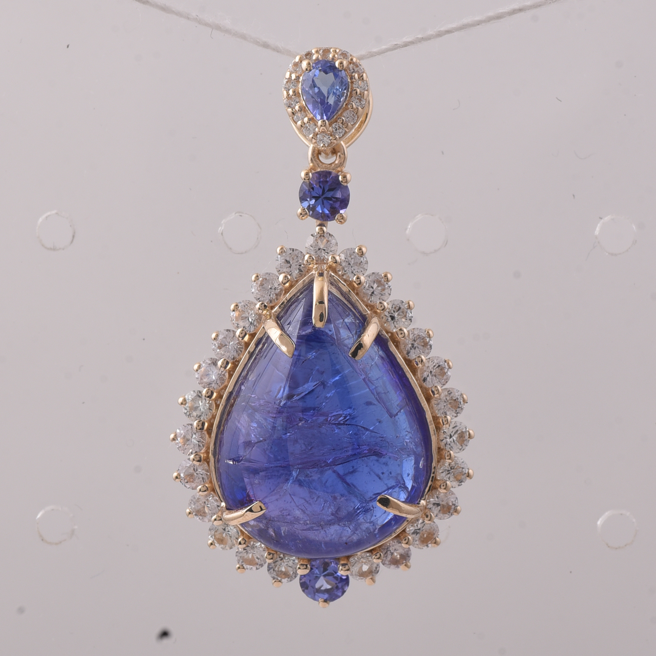 9K Gold 15.28 Ct Pear Tanzanite Pendant