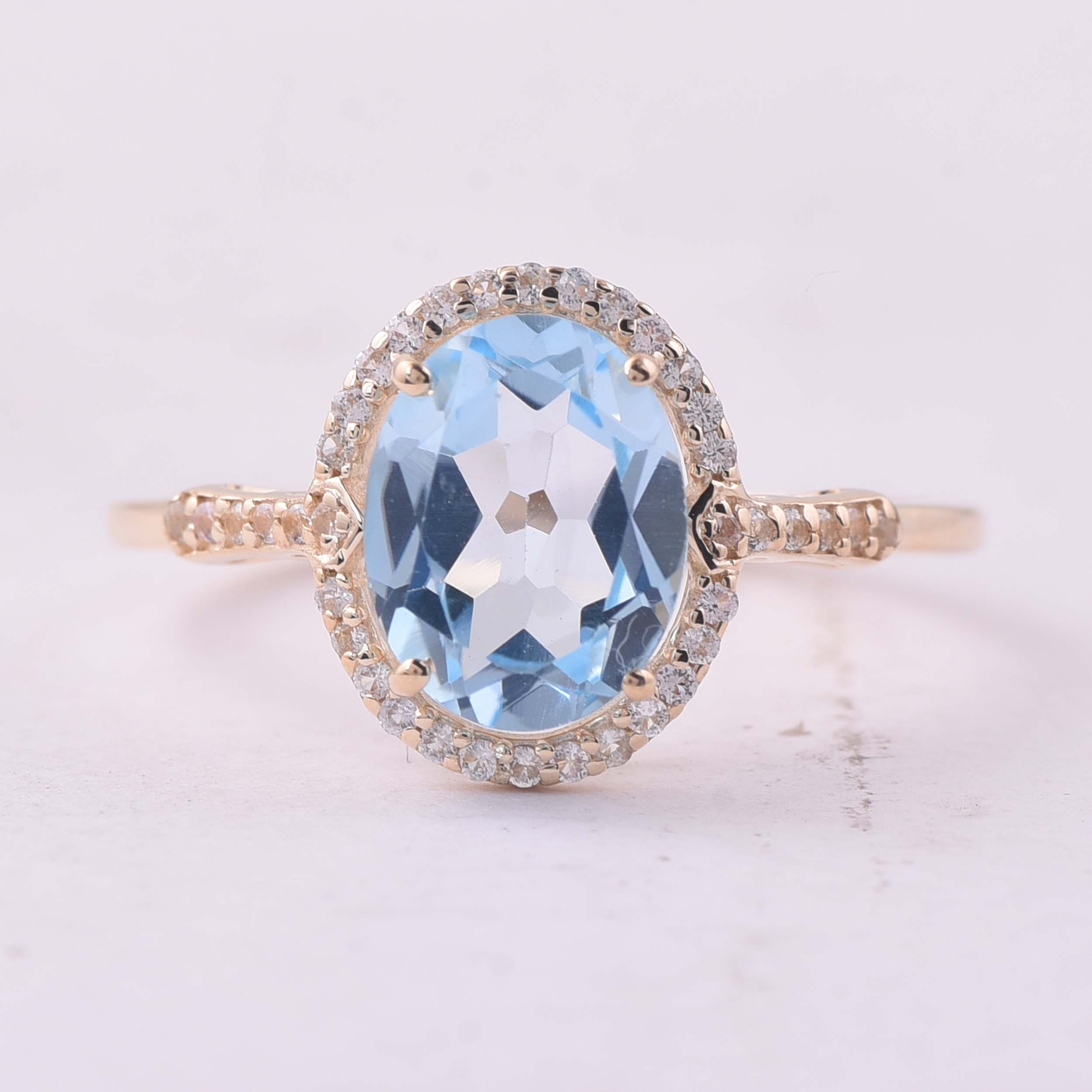 9K Gold 2.24 Ct Oval Blue Topaz Ring 7 US Ring Size
