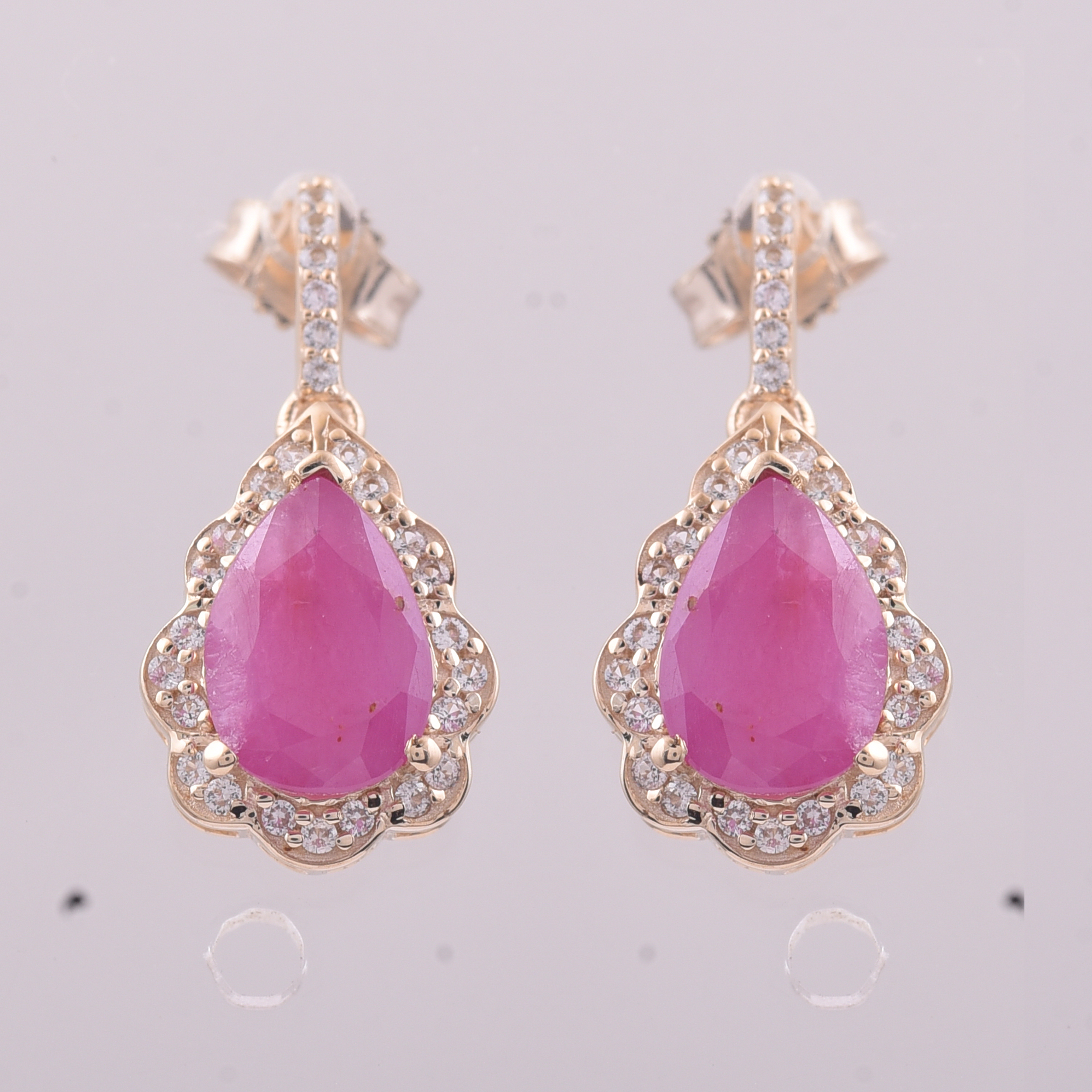 9K Gold 2.64 Ct Pear Ruby Earrings