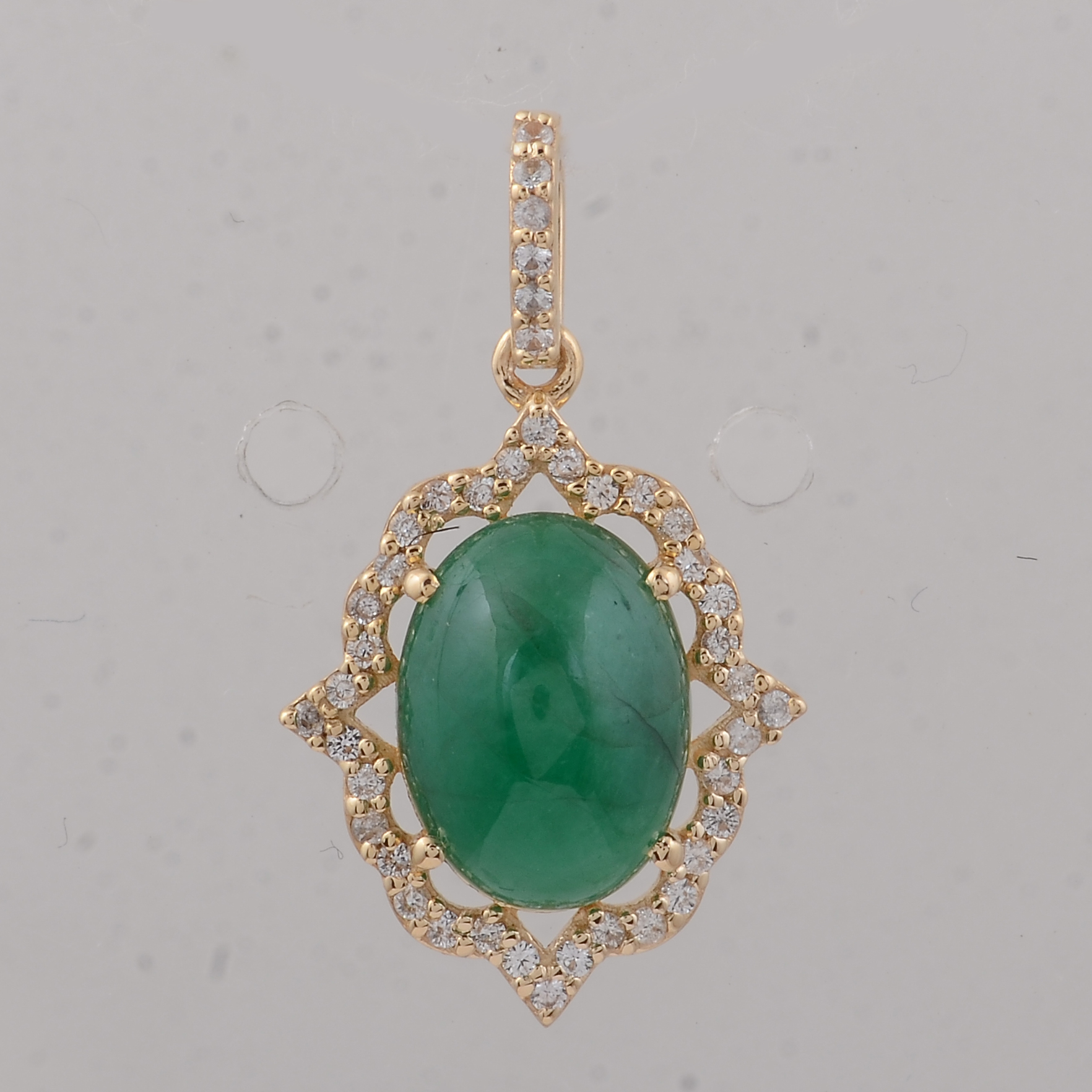 9K Gold 2.76 Ct Oval Emerald Pendant