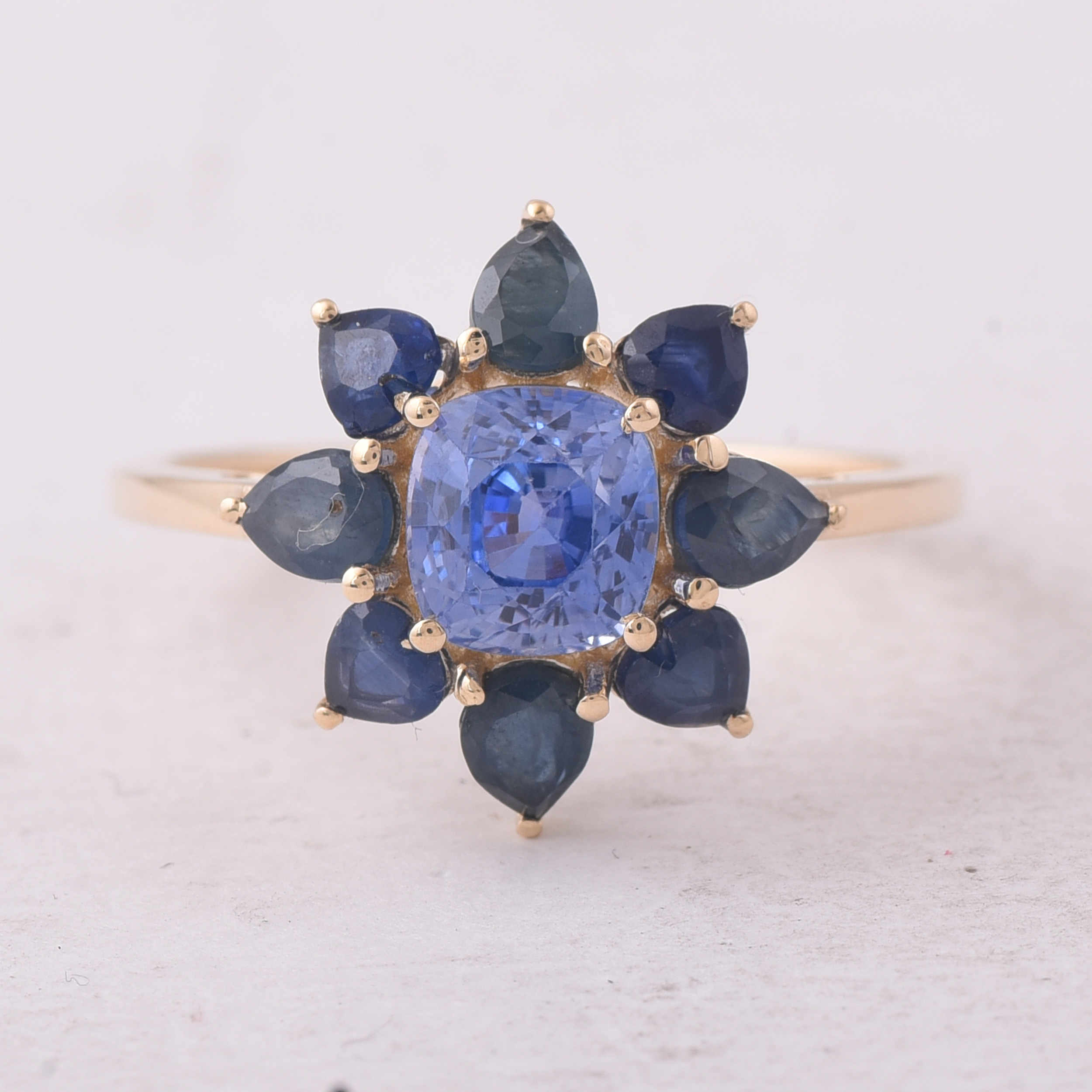 9K Gold 2.83 Ct Cushion Sapphire Ring 7 US Ring Size