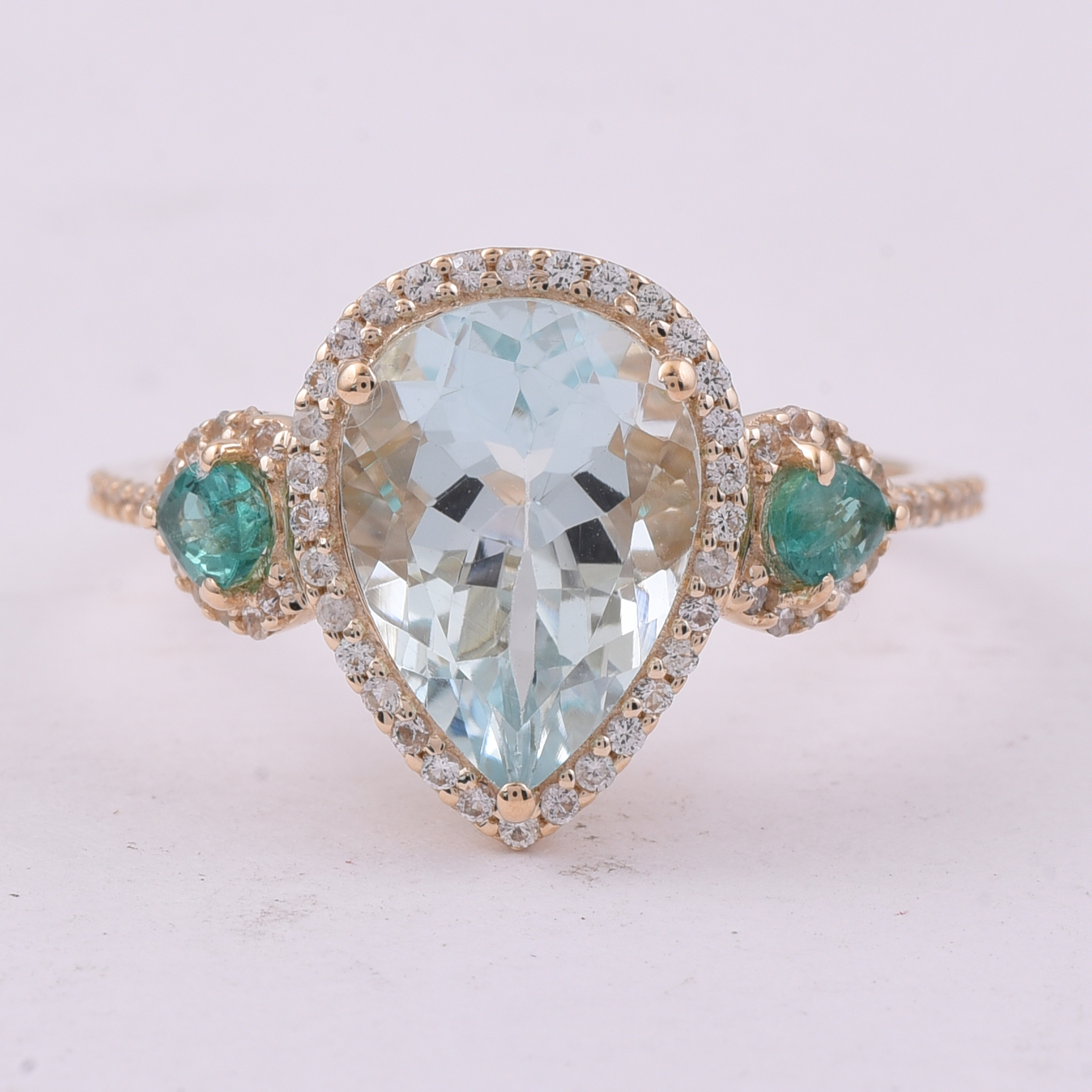 9K Gold 3.09 Ct Pear Aquamarine Ring 7 US Ring Size
