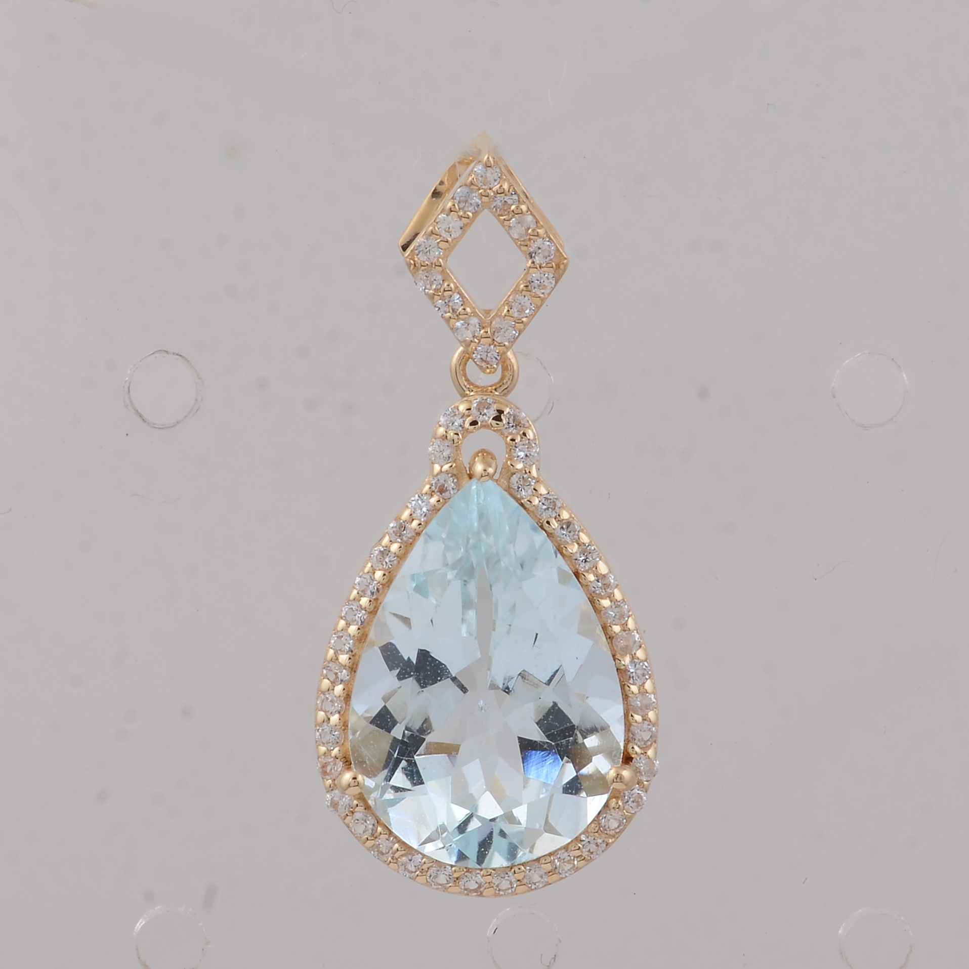 9K Gold 3.64 Ct Pear Aquamarine Pendant