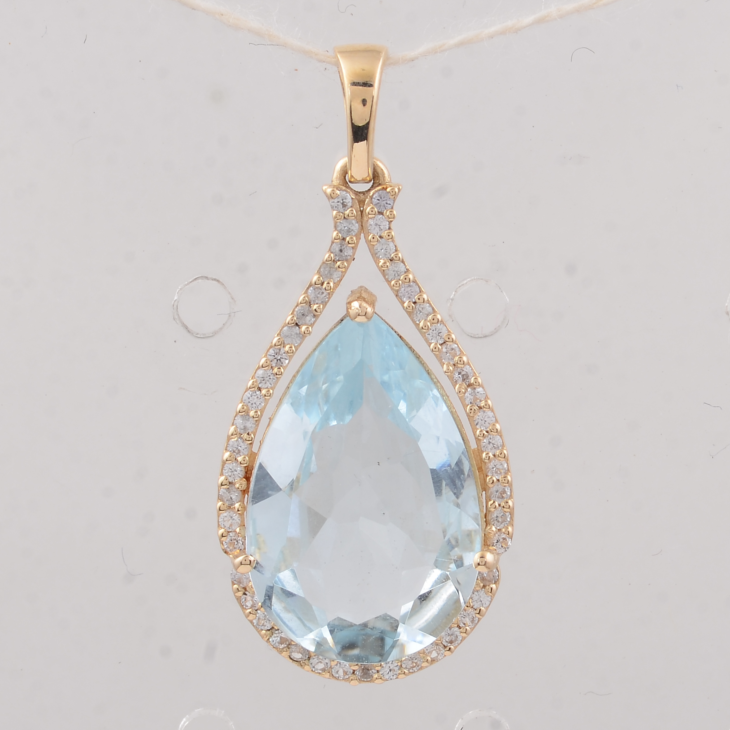 9K Gold 3.84 Ct Pear Aquamarine Pendant