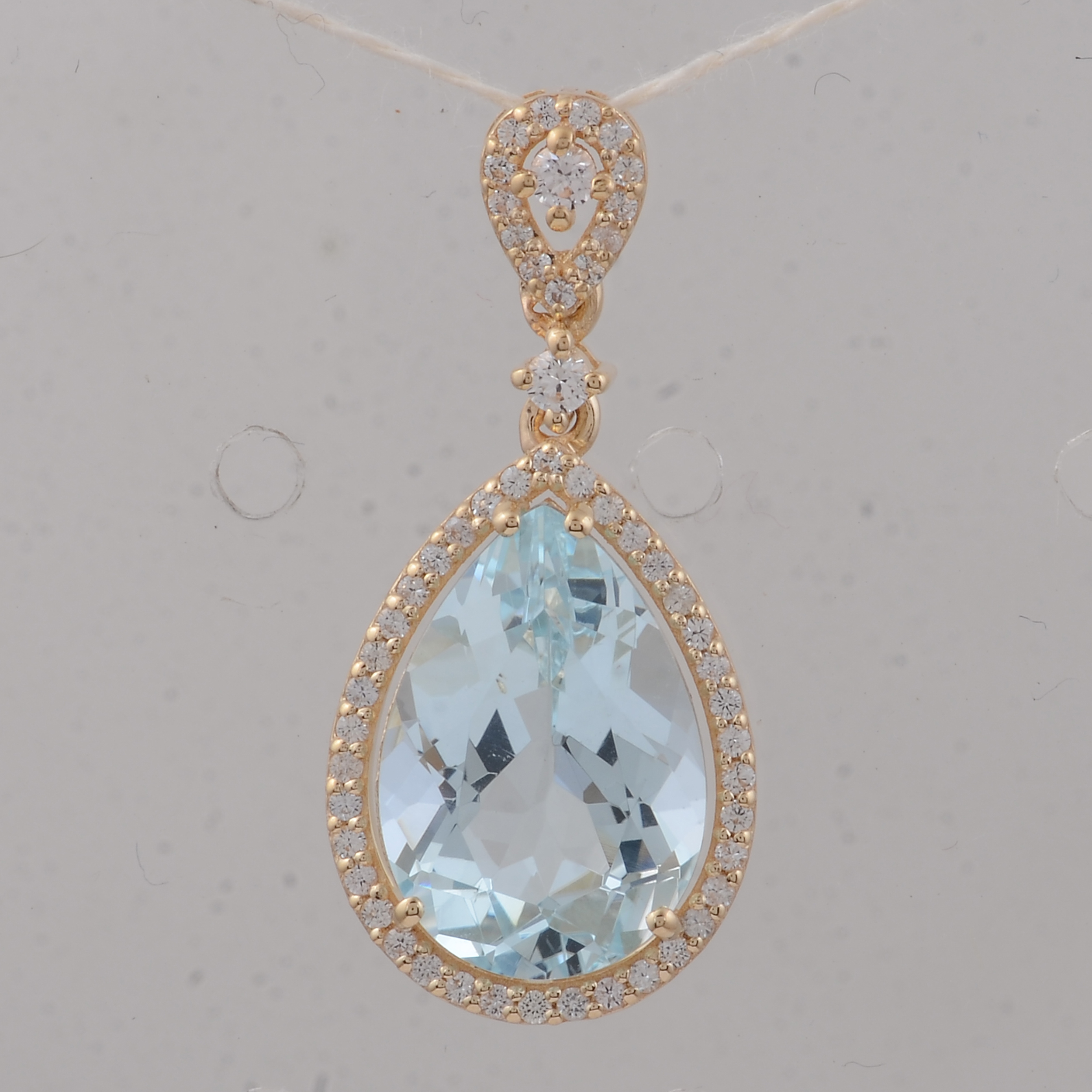 9K Gold 3.97 Ct Pear Aquamarine Pendant