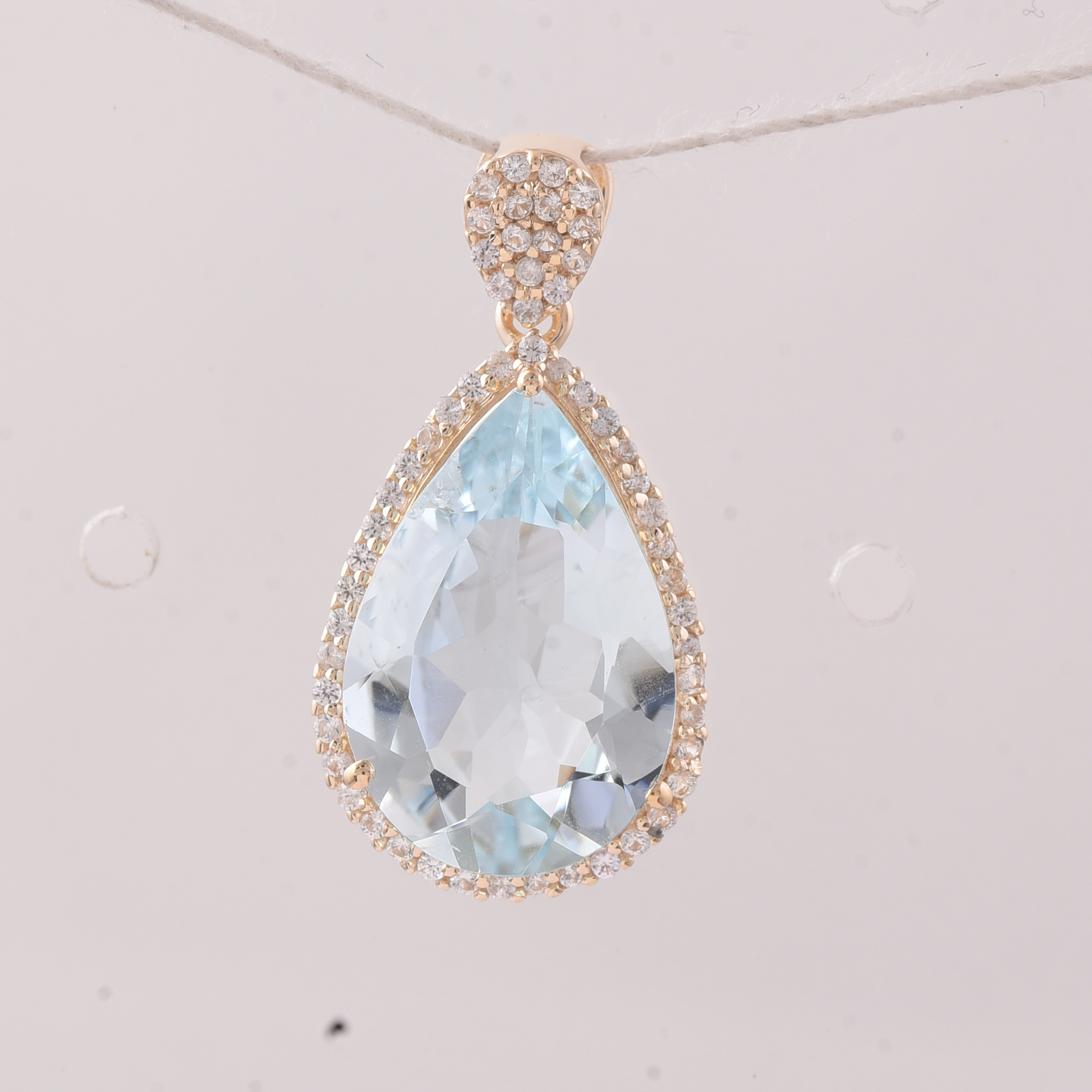 9K Gold 4.01 Ct Pear Aquamarine Pendant