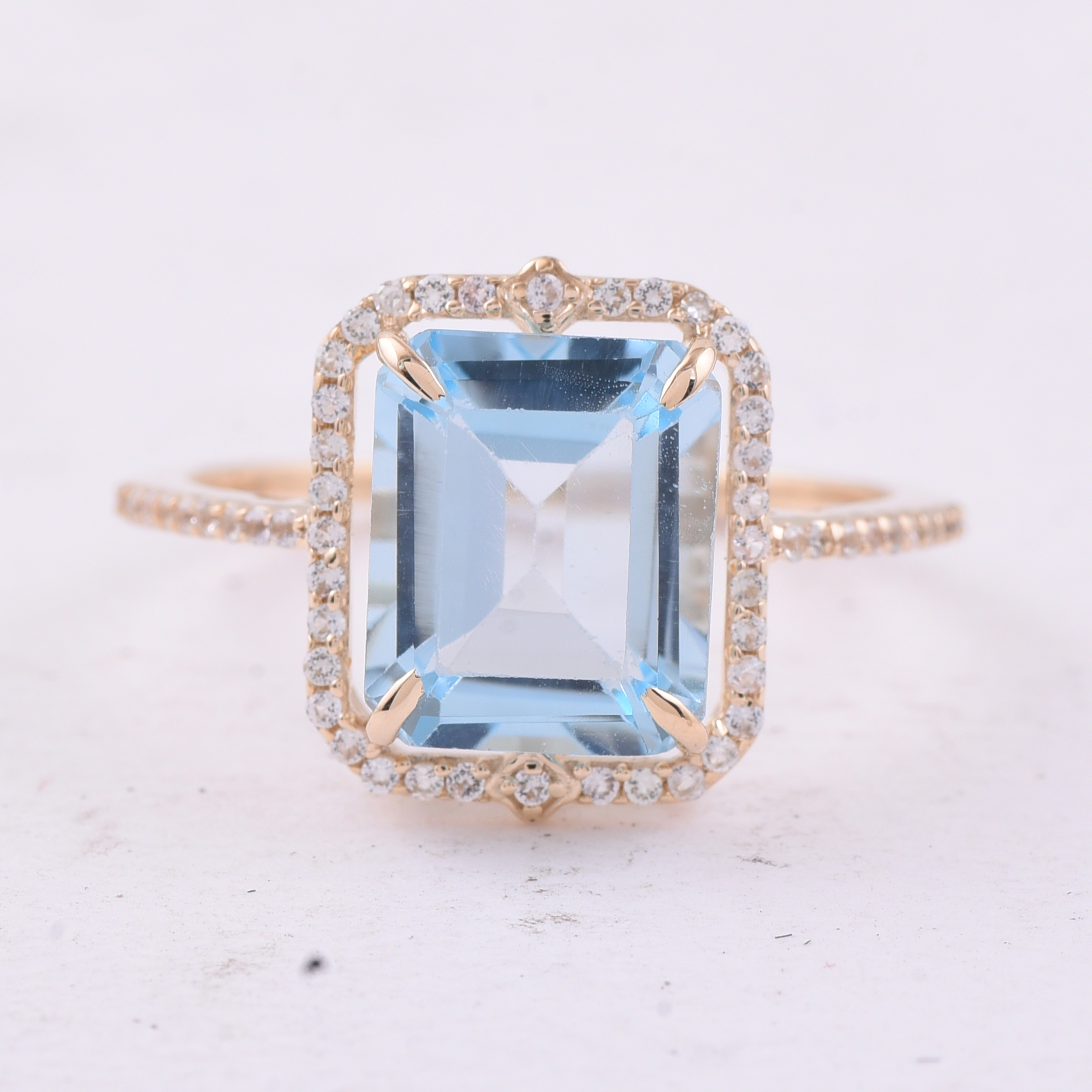 9K Gold 4.17 Ct Octagon Blue Topaz Ring 7 US Ring Size