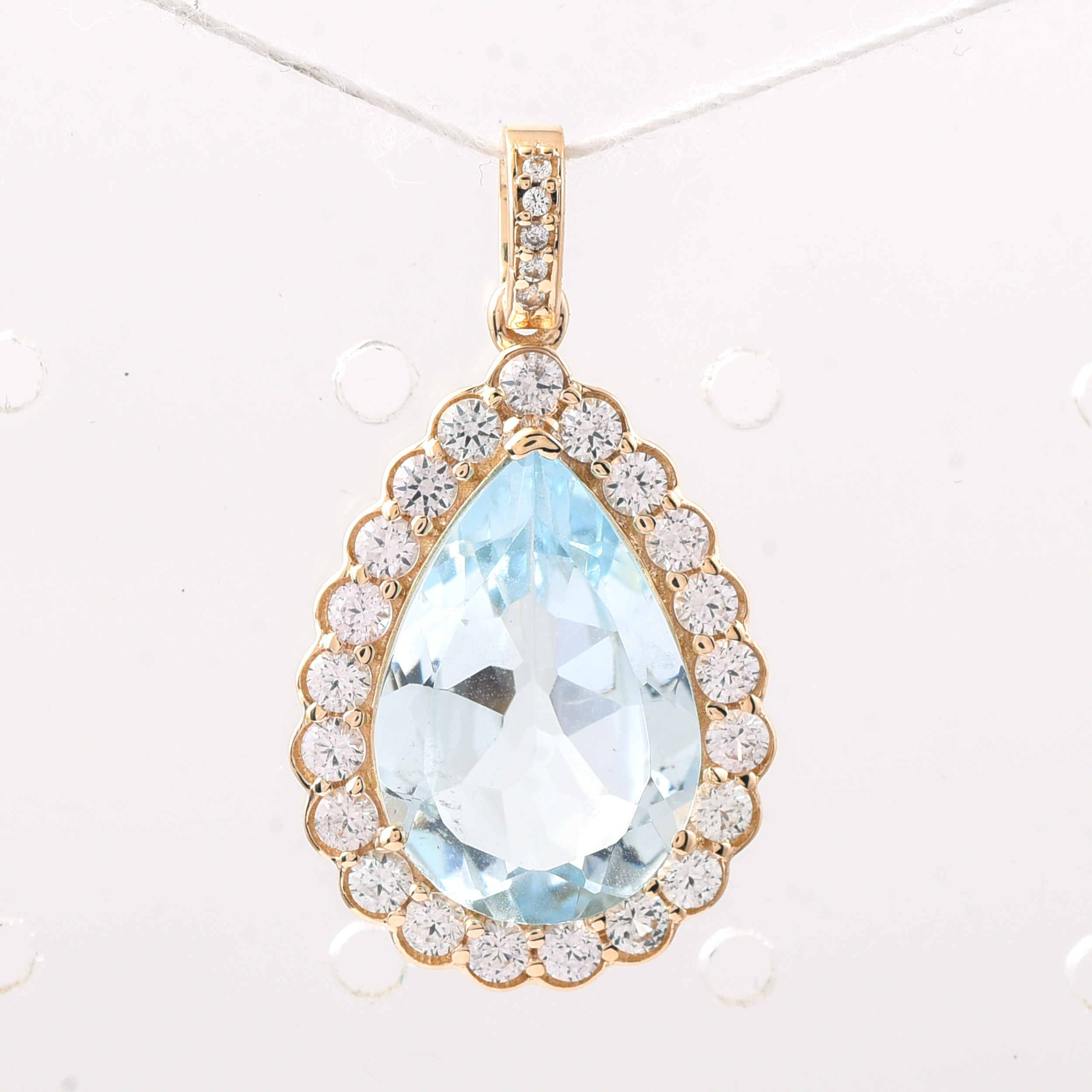 9K Gold 4.95 Ct Pear Aquamarine Pendant