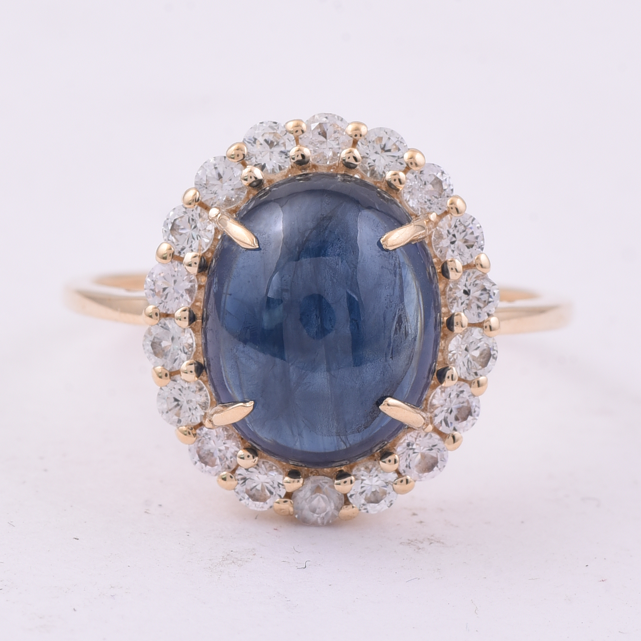 9K Gold 6.12 Ct Oval Sapphire Ring 7 US Ring Size