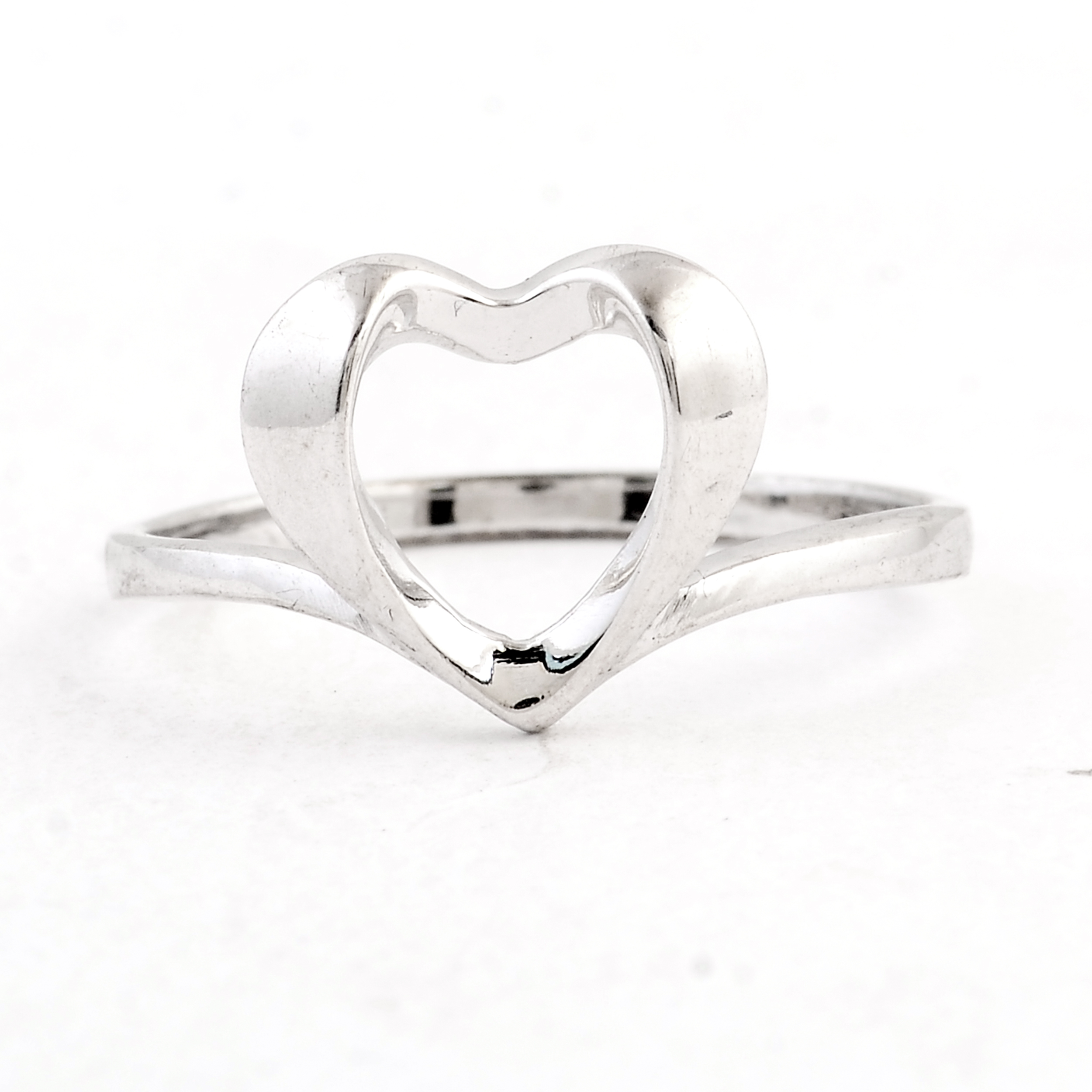 NO RESERVE 0.00 Ct Plain 925 Sterling Silver Ring