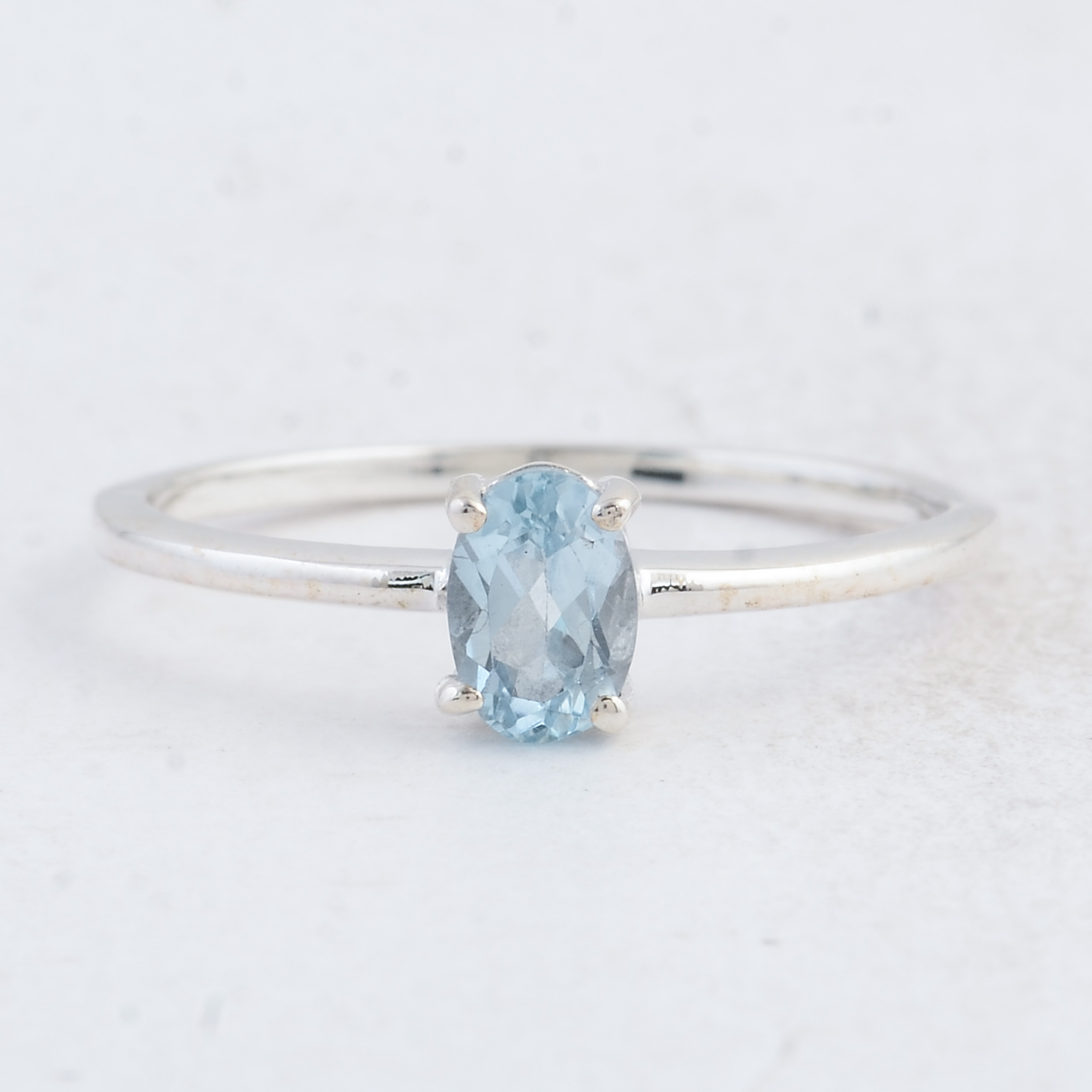 NO RESERVE 0.45 Ct Oval Swiss Blue Topaz 925 Sterling Silver Ring