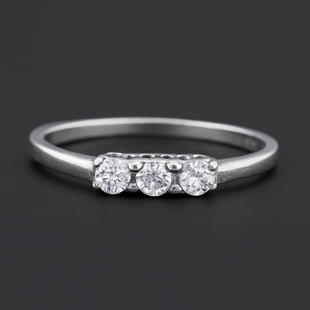 NO RESERVE 0.69 Ct Cubic Zirconia 925 Sterling Silver Ring