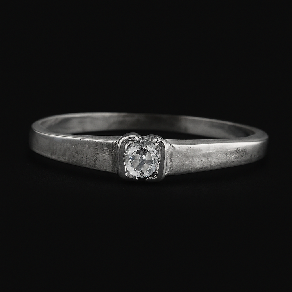 No Reserve 925 Sterling Silver 0.15 Ct Cubic Zirconia Ring 7 US Ring Size