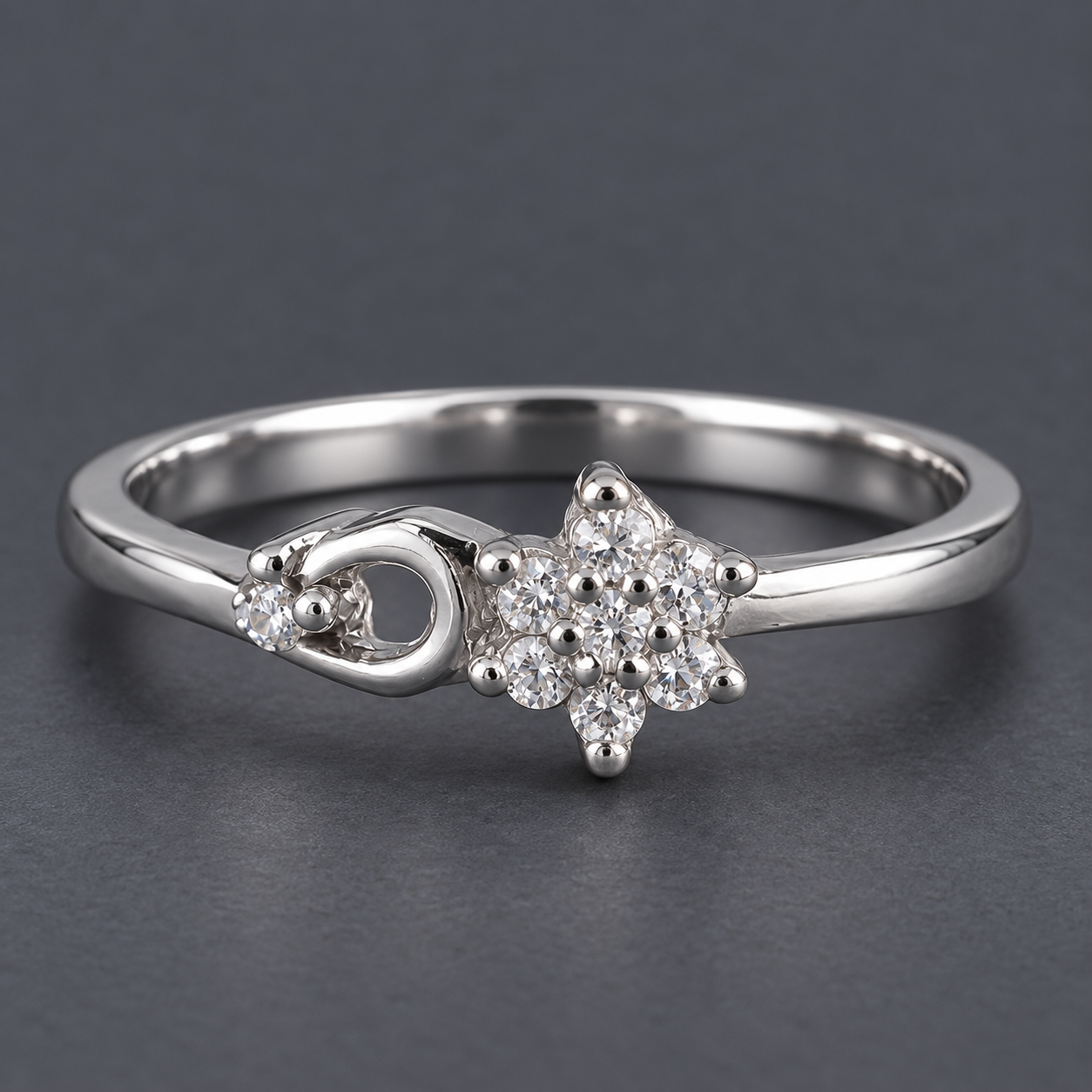 No Reserve 925 Sterling Silver 0.31 Ct Cubic Zirconia Ring 5  US Ring Size