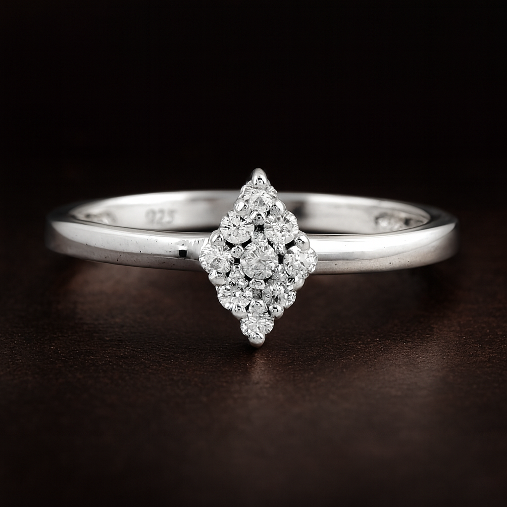 No Reserve 925 Sterling Silver 0.35 Ct Round Cubic Zirconia Ring 8 US Ring Size