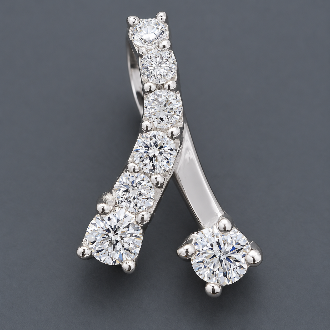 No Reserve 925 Sterling Silver 0.36 Ct Round Cubic Zirconia Pendant