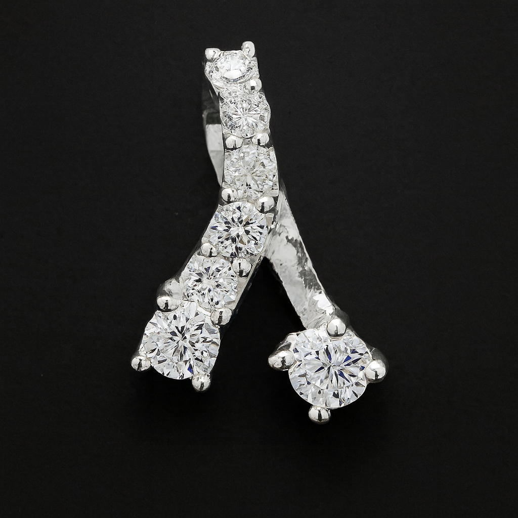 No Reserve 925 Sterling Silver 0.36 Ct Round Cubic Zirconia Pendant