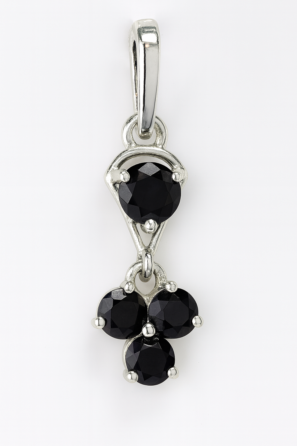 No Reserve 925 Sterling Silver 0.48 Ct Round Black Spinel Pendant