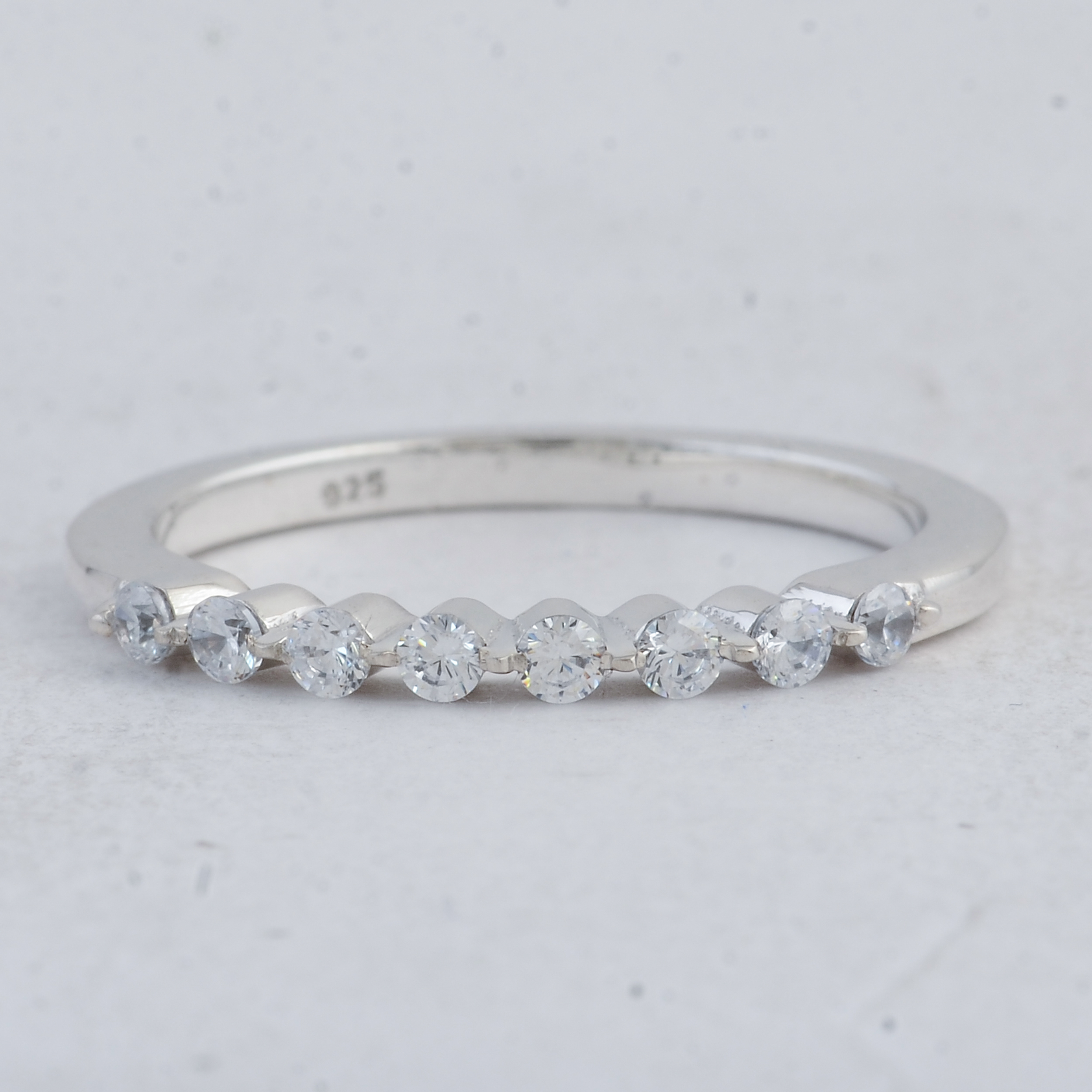 No Reserve 925 Sterling Silver 0.49 Ct Round Cubic Zirconia Ring 7 US Ring Size