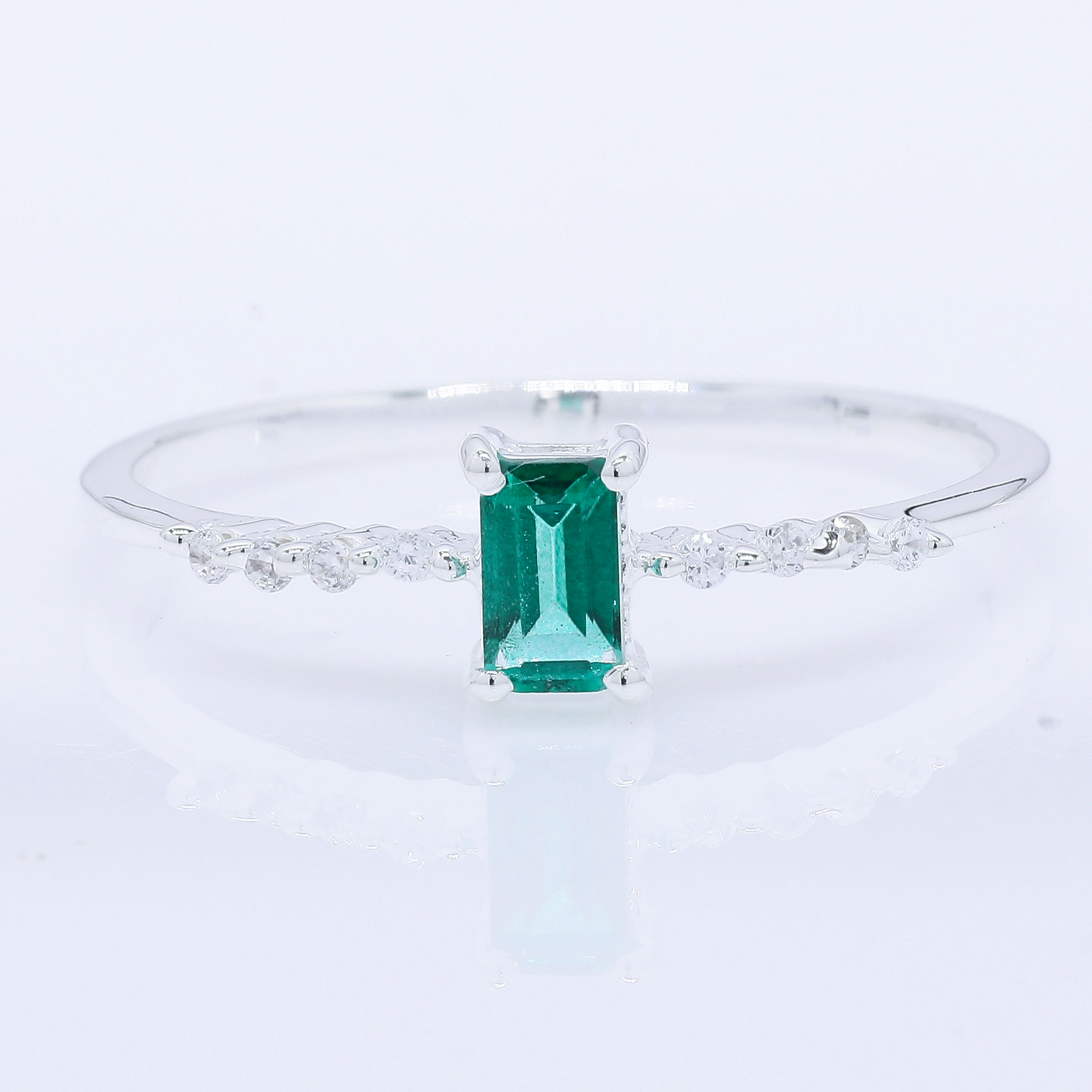 No Reserve 925 Sterling Silver 0.51 Ct Octagon Green Topaz Cubic Zirconia Ring 9 US Ring Size