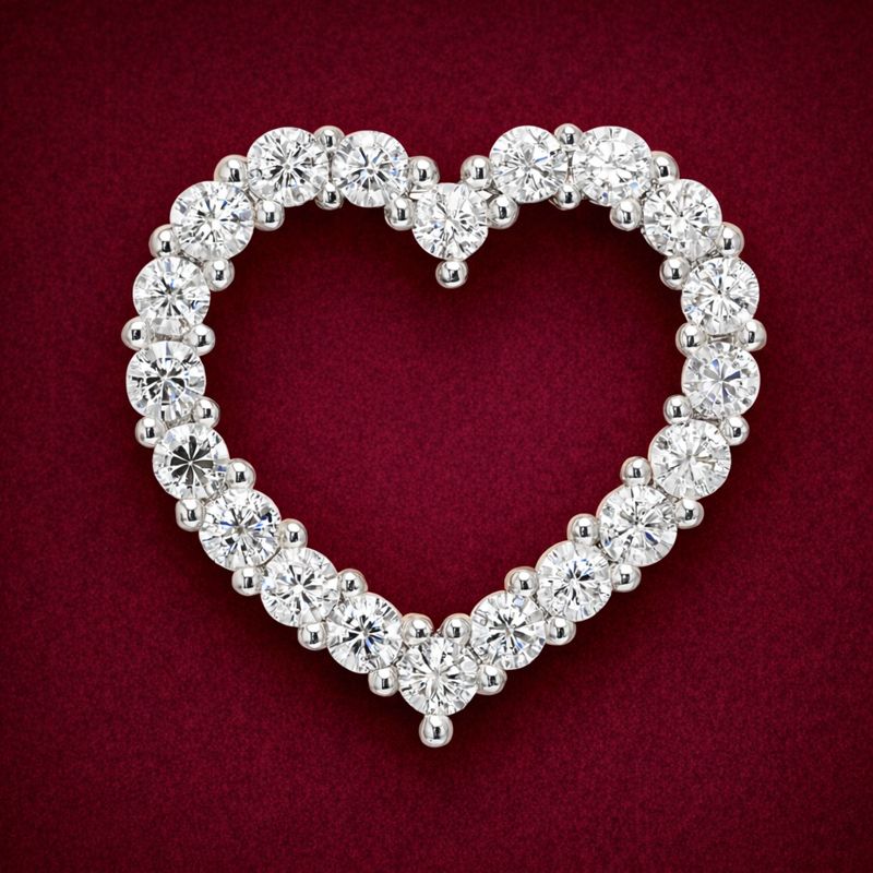 No Reserve 925 Sterling Silver 0.77 Ct Round Cubic Zirconia Pendant