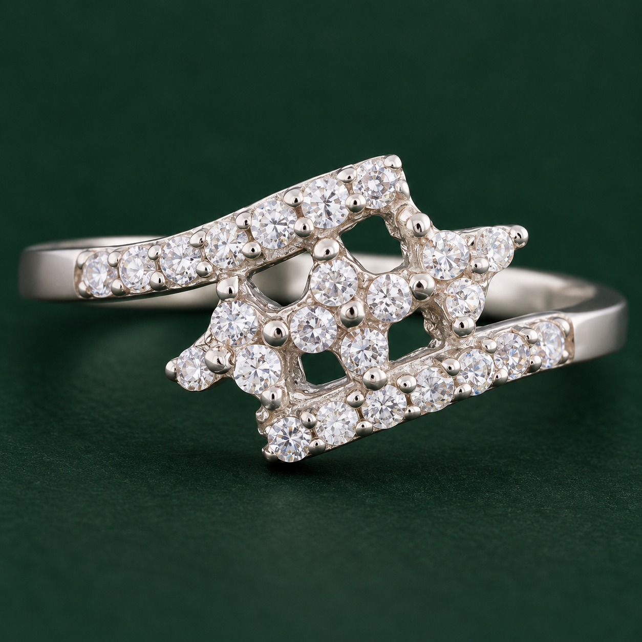 No Reserve 925 Sterling Silver 0.91 Ct Cubic Zirconia Ring 7 US Ring Size