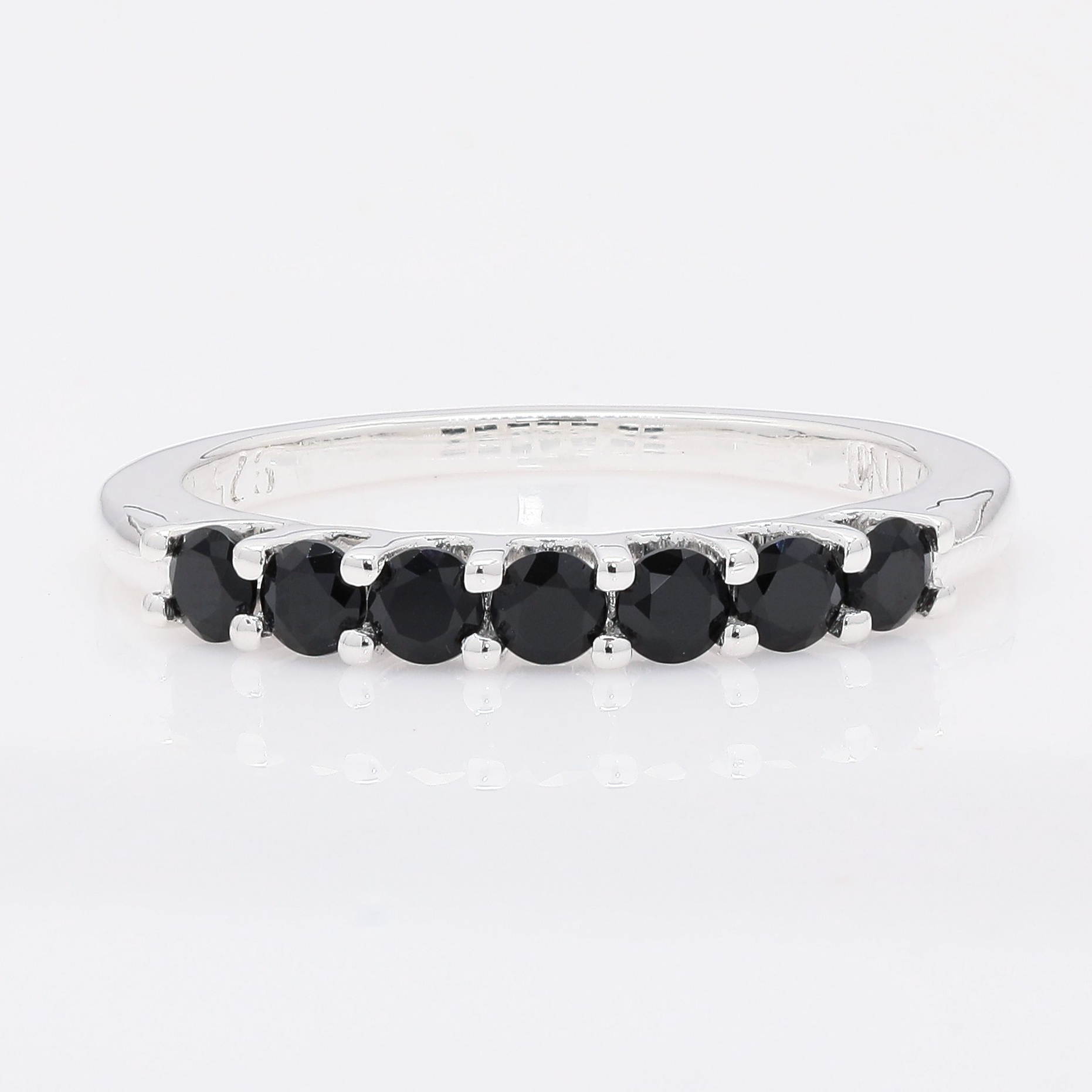 No Reserve 925 Sterling Silver 0.95 Ct Round Black Spinel Ring