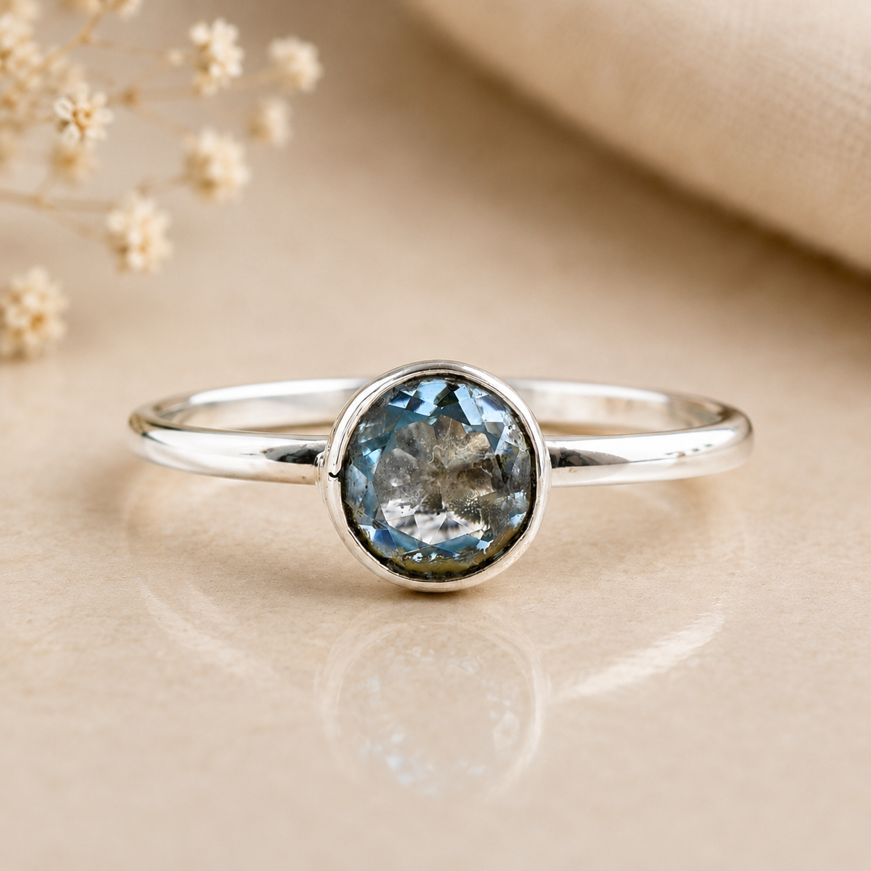 No Reserve 925 Sterling Silver 0.97 Ct Round Blue Topaz Ring