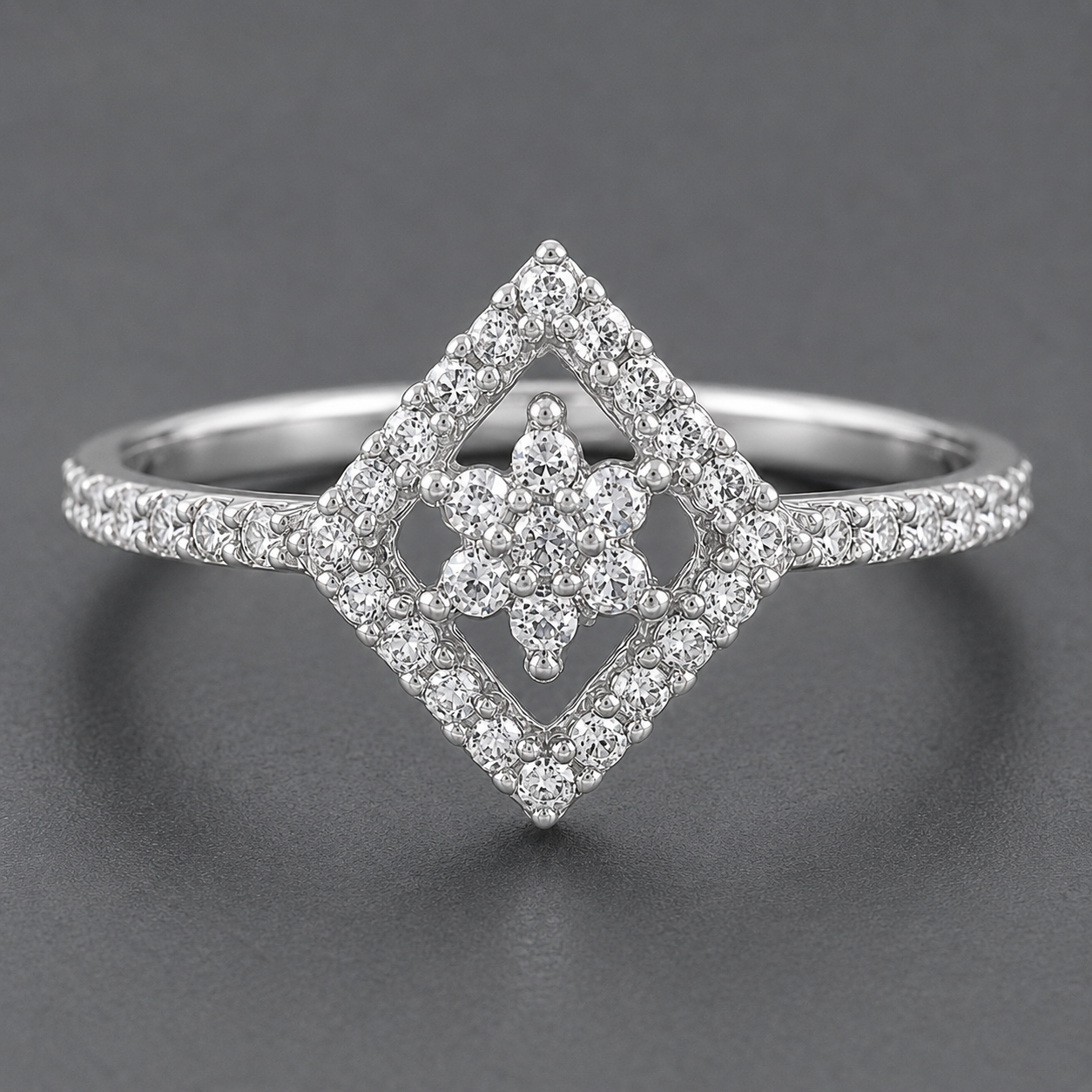 No Reserve 925 Sterling Silver 2.41 Ct Cubic Zirconia Ring 6 US Ring Size
