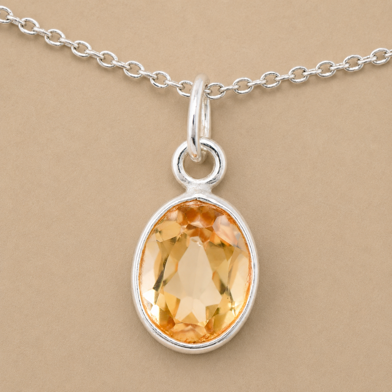 No Reserve 925 Sterling Silver 3.22 Ct Oval Citrine Pendant