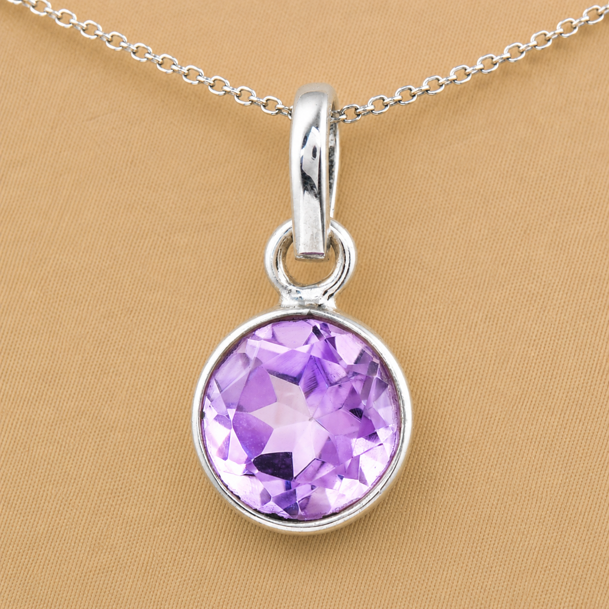 No Reserve 925 Sterling Silver 5.43 Ct Round Amethyst Pendant