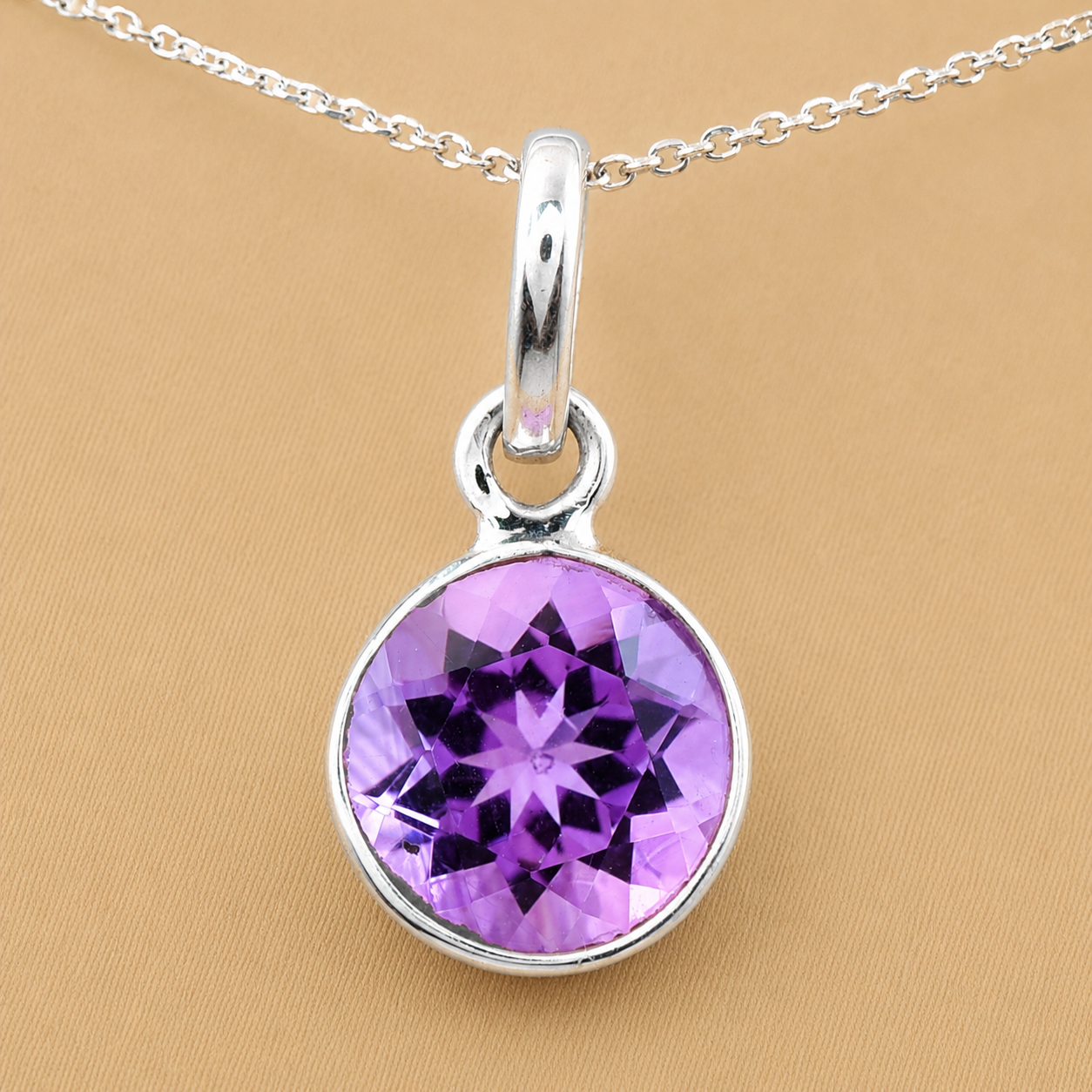 No Reserve 925 Sterling Silver 7.20 Ct Round Amethyst Pendant